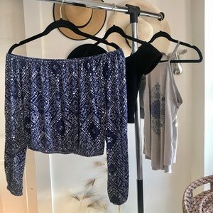 BULK SALE! 2 CROP TOPS 1 TANK TOP